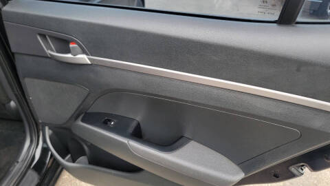 2019 Hyundai Elantra SE