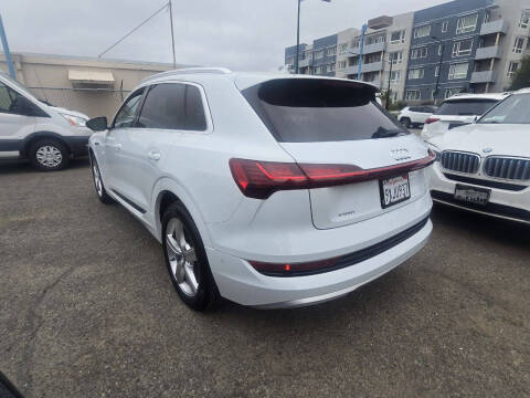 2019 Audi e-tron quattro Premium Plus