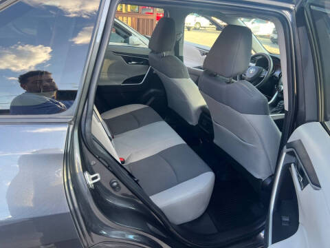 2020 Toyota RAV4 XLE