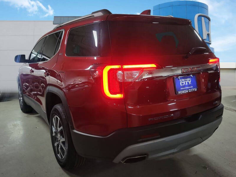 2023 GMC Acadia SLT