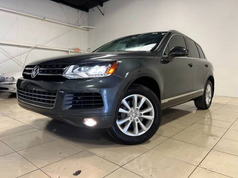 2014 Volkswagen Touareg for sale at ROADSTERS AUTO in Houston TX