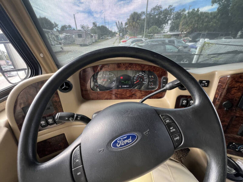 2013 Thor Motor Coach CHALLENGER 37GT