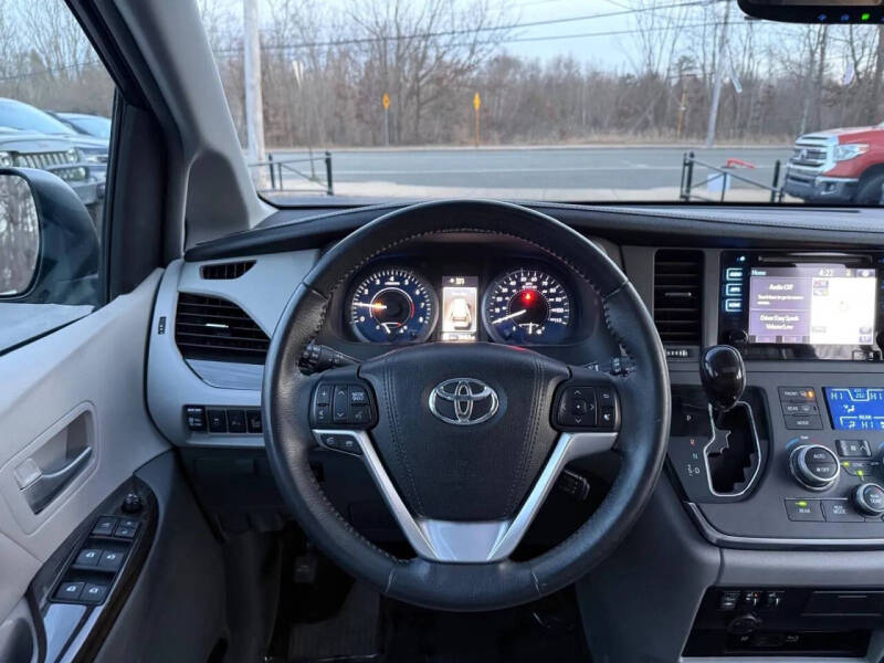 2016 Toyota Sienna
