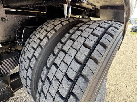 2017 Freightliner M2 106