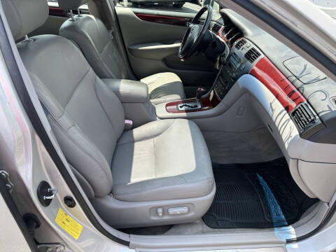 2004 Lexus ES 330