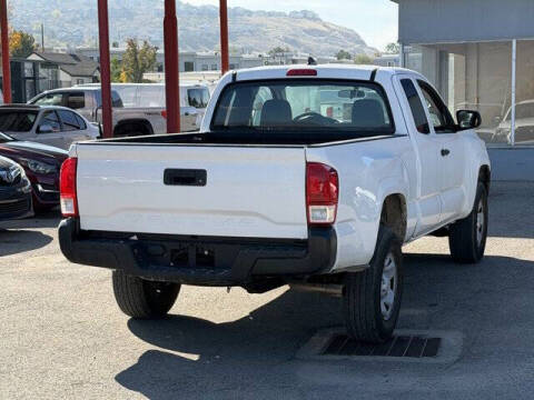 2017 Toyota Tacoma SR