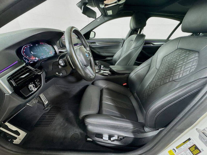 2022 BMW 5 Series 530i