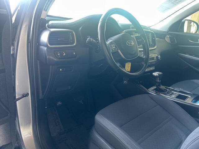 2019 Kia Sorento S V6