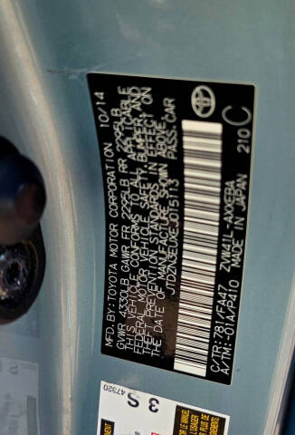 2014 Toyota Prius v Two