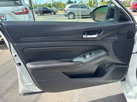 2020 Nissan Altima 2.5 SR