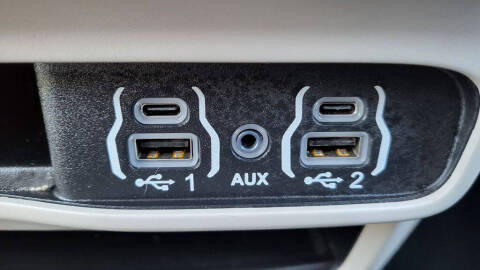 2024 Chrysler Pacifica Plug-In Hybrid Select