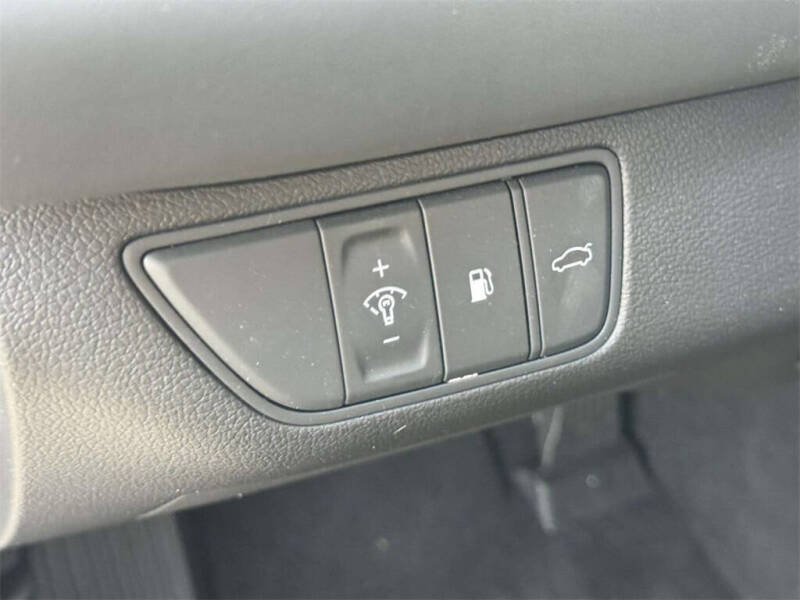 2026 Genesis G70 2.5T Standard