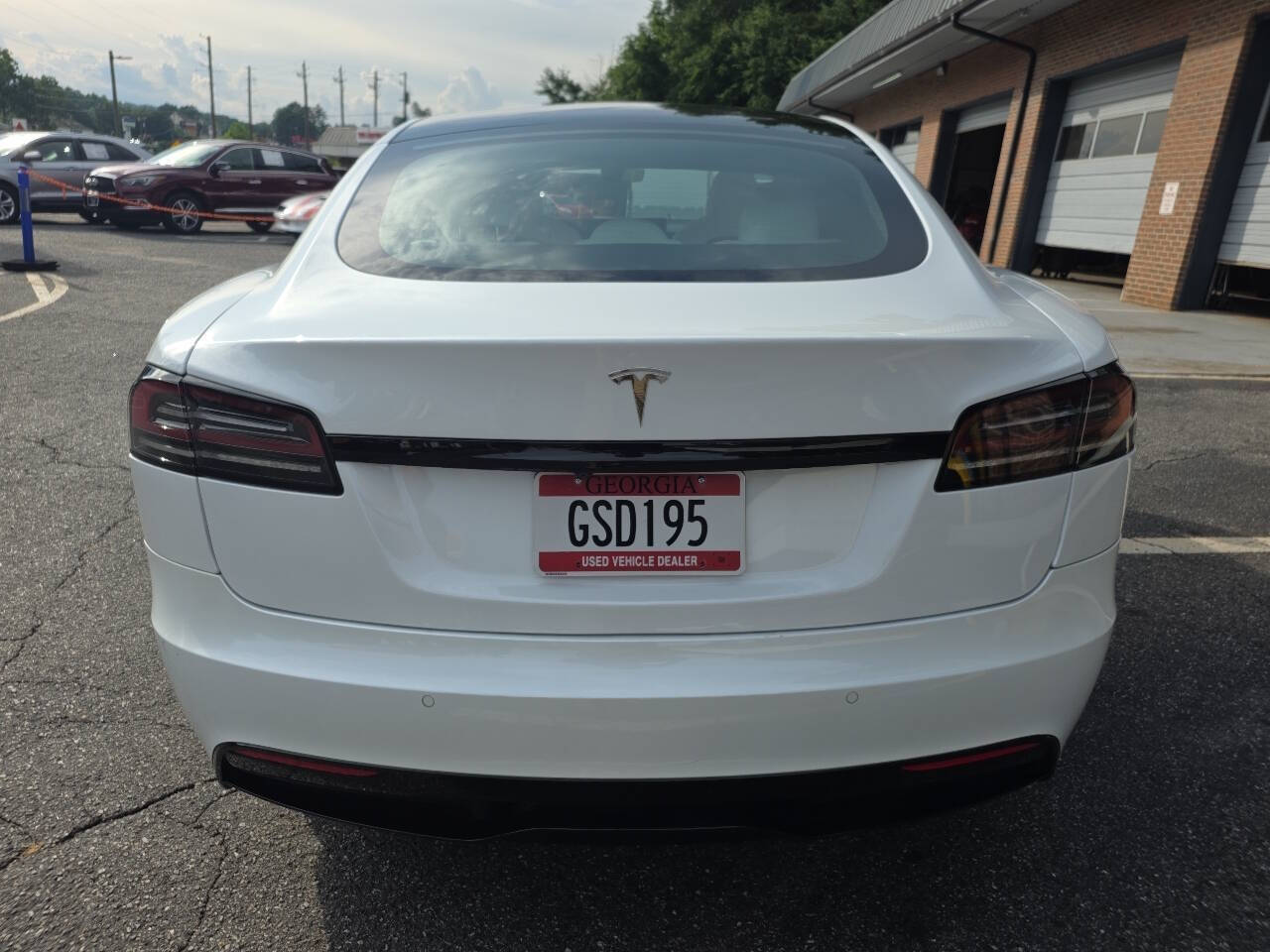 View vehicle photo 5