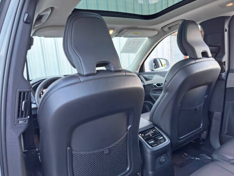 2024 Volvo XC90 Recharge T8 Ultimate Bright Theme 7P