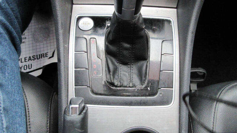 2015 Volkswagen Passat 1.8T SE