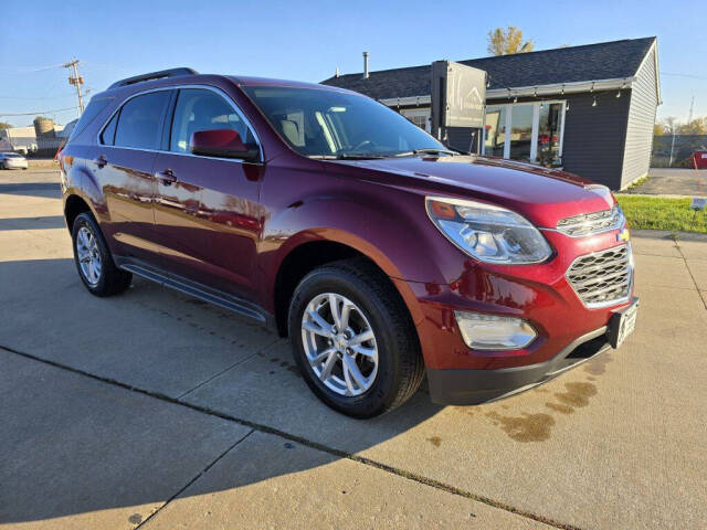 2017 Chevrolet Equinox for sale at Bigfoot Auto in Hiawatha, IA