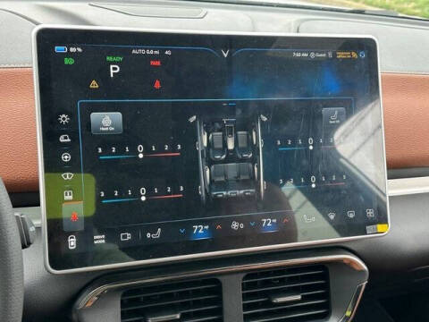 2025 VinFast VF8 Plus