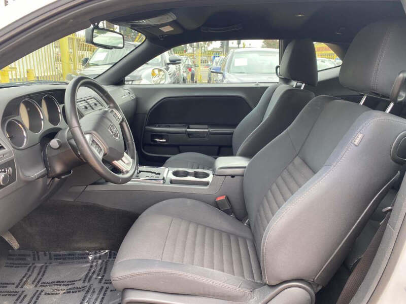 2014 Dodge Challenger SXT