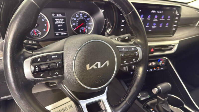 2022 Kia K5 EX