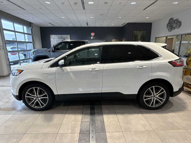 2022 Ford Edge Titanium