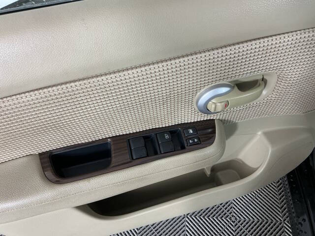 2011 Nissan Versa 1.8 SL