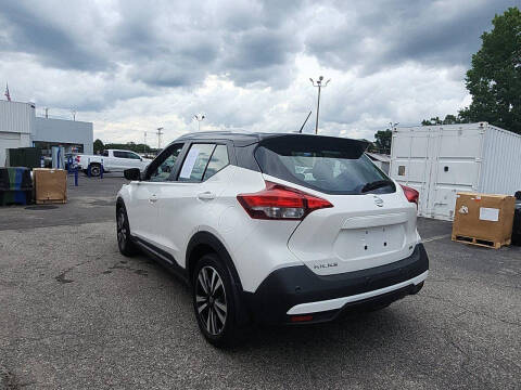 2020 Nissan Kicks SR
