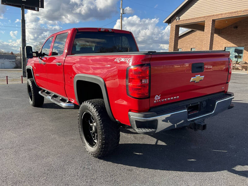 2015 Chevrolet Silverado 2500HD LT photo 3
