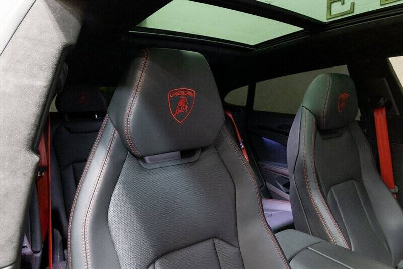 2023 Lamborghini Urus S