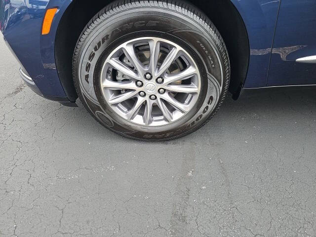 2022 Buick Enclave Essence