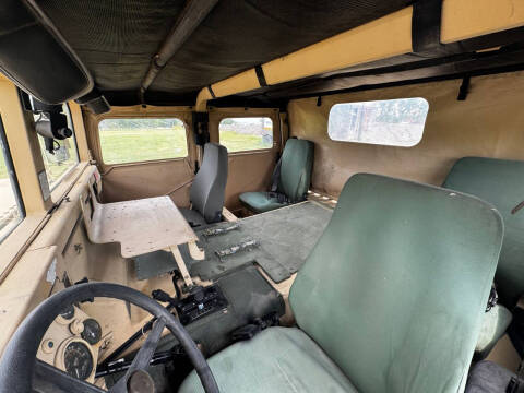 2014 AM General Hummer