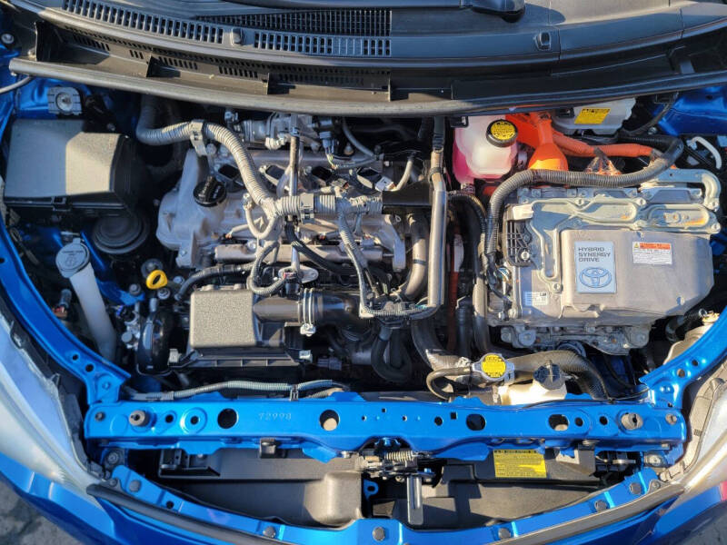 2013 Toyota Prius c Two