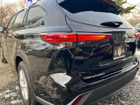2023 Toyota Highlander LE