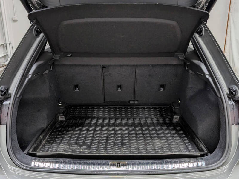 2020 Audi Q3 quattro S line Prem Plus 45 TFSI