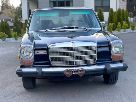 1975 Mercedes-Benz 240-Class