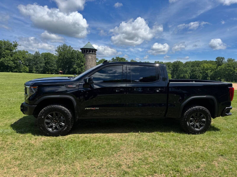 Image 7 of 2024 GMC Sierra 1500 AT4X