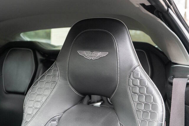 2016 Aston Martin Vanquish 8
