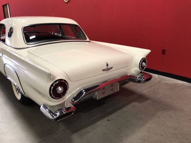 1957 Ford Thunderbird