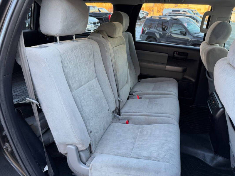 2016 Toyota Sequoia SR5