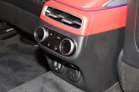 2023 Genesis GV70 2.5T Standard