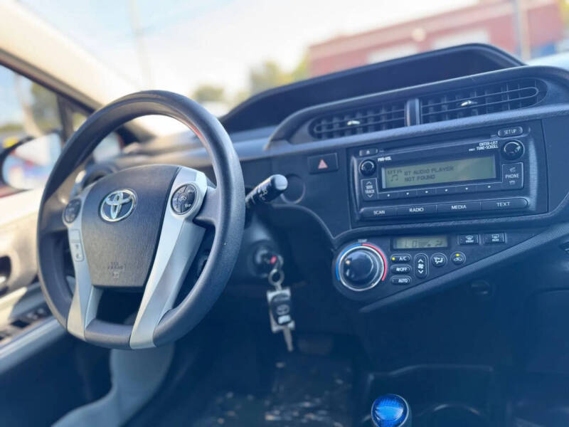 2014 Toyota Prius c