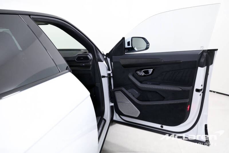 2024 Lamborghini Urus Performante