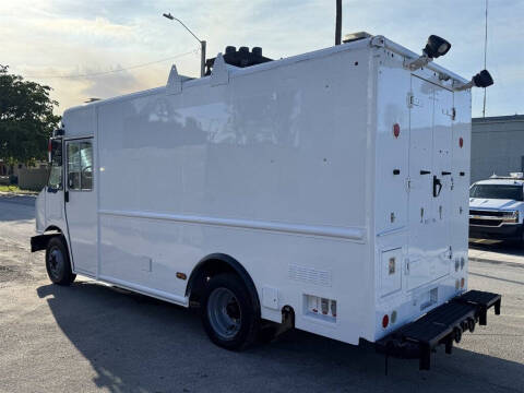 2016 Freightliner MT45 Chassis