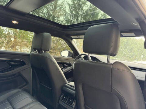 2023 Land Rover Range Rover Evoque P250 R-Dynamic SE