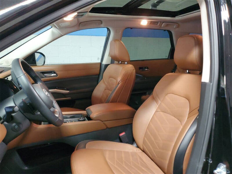 2024 Nissan Pathfinder Platinum