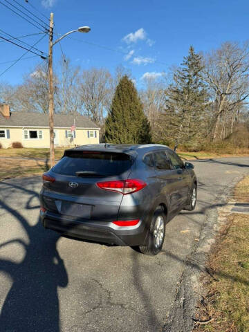 2016 Hyundai Tucson SE