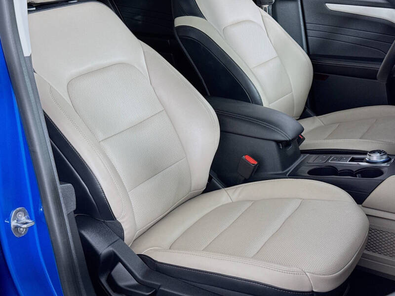 2021 Ford Escape SEL