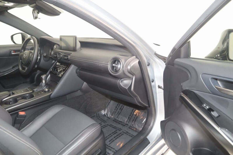 2024 Lexus IS 350 F SPORT Design