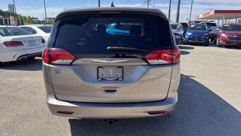 2017 Chrysler Pacifica LX