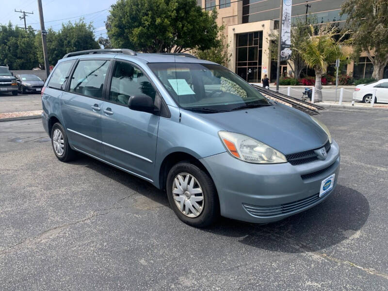2005 Toyota Sienna for sale at In-House Auto Finance in Hawthorne CA