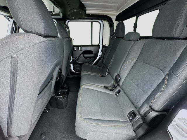 2024 Jeep Gladiator Sport